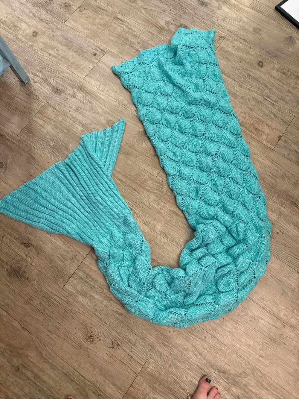 Mermaid tail knit blanket
